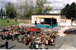 21 września 2002r.- uroczystość nadania szkole imienia Jana Pawła II.