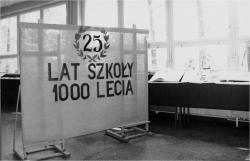 04.06.1988r. - 25 LAT SZKOŁY 1000 LECIA - wystawa dorobku towarzysząca uroczystości wręczenia Sztandaru. 
