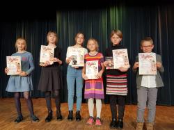 Uczniowie nagrodzeni w konkursie recytatorskim Wierszowany Listopad.